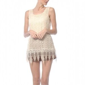 NWT Ryu Sleeveless Lace Top With Fringe Cream